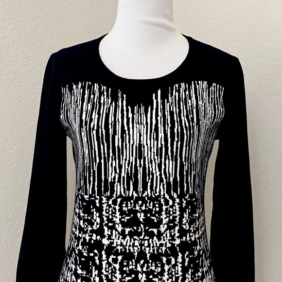 Neiman Marcus Sweater Dress Size Small Black White 3/4 Sleeve Sheath - Picture 2 of 4